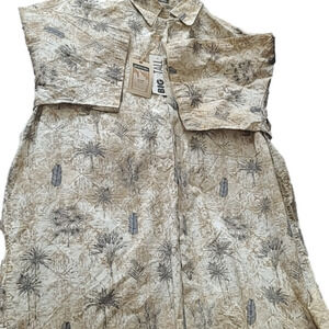 NWT St John's‎ Bay Island Style Tropical Button down shirt. Size XL Tall